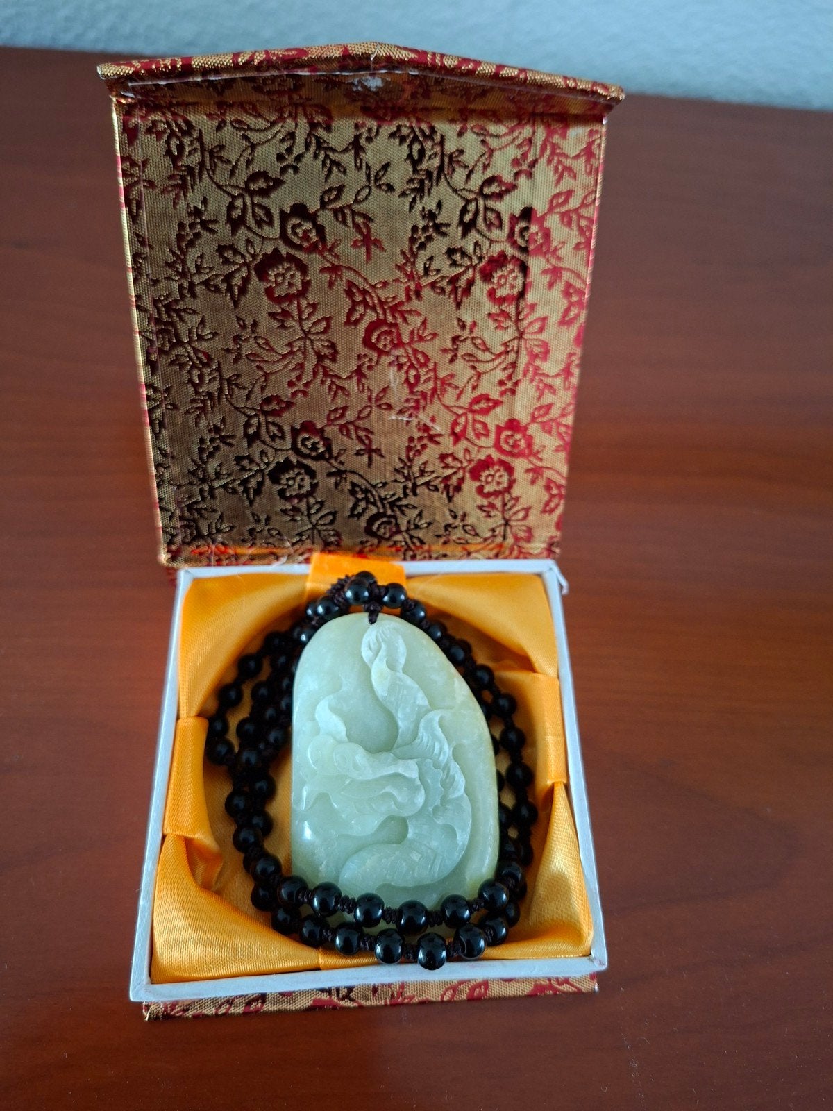 Oude hetian jade* hanger met ketting, Ophalen of Verzenden, Overige materialen