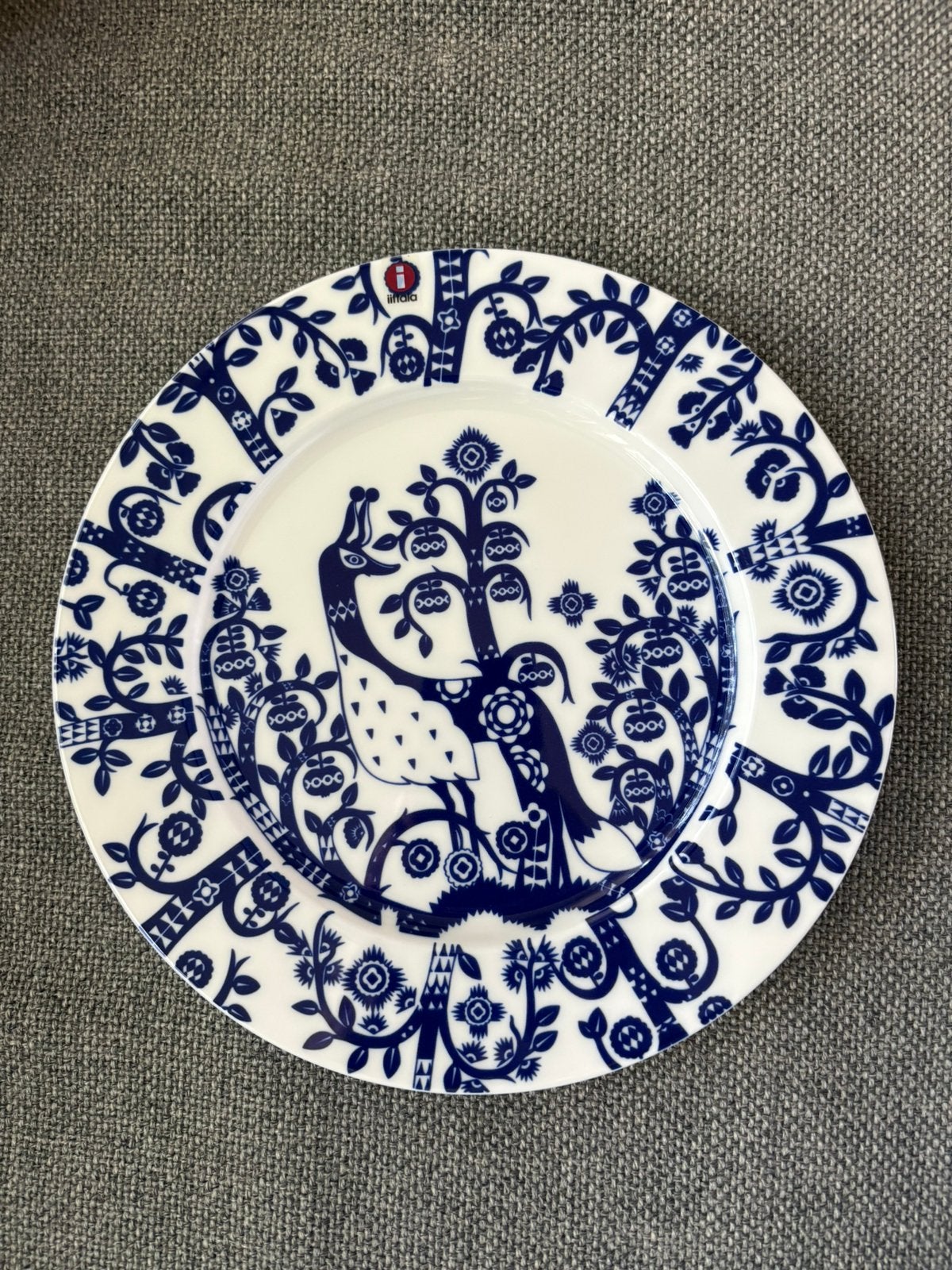 Iittala Taika nachtblauw bord 22cm, Huis en Inrichting, Ophalen of Verzenden, Nieuw, Overige stijlen, Bord(en)