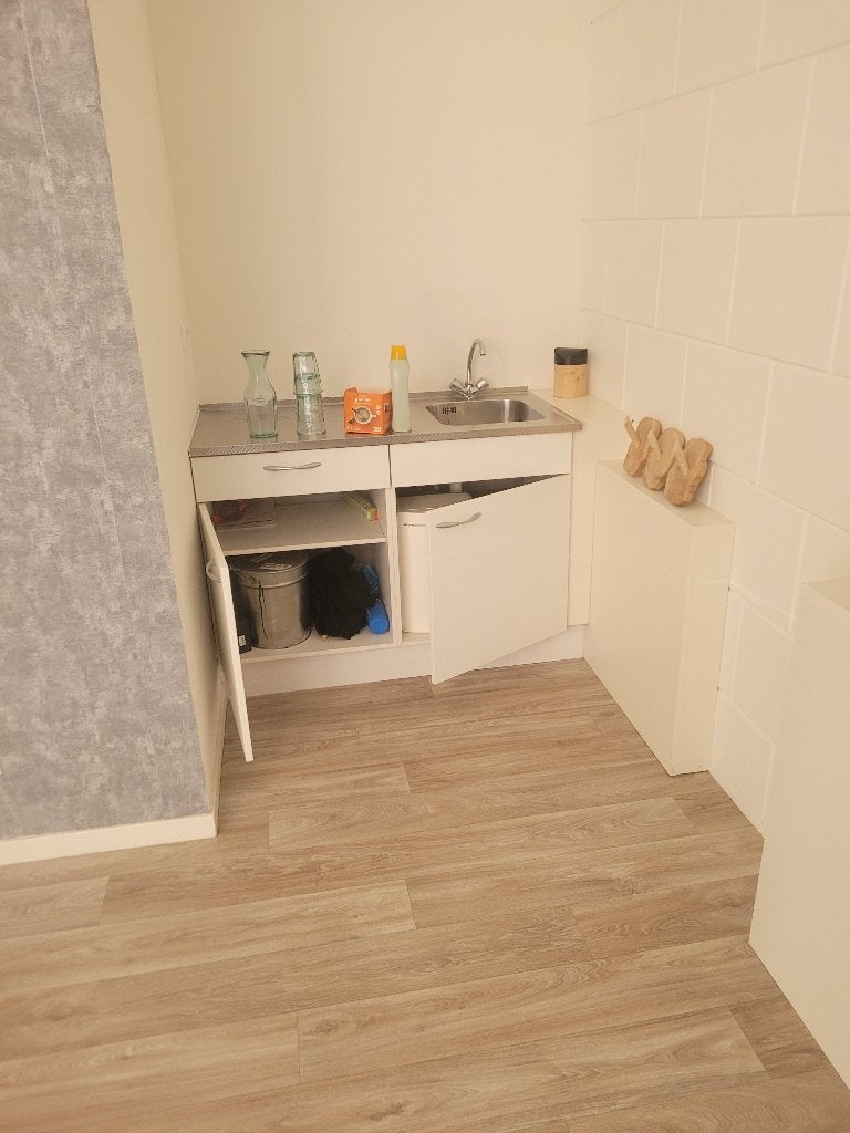 fysio ruimte of dans ruimte verkoop ruimte, 110 m², Huur, Bedrijfsruimte