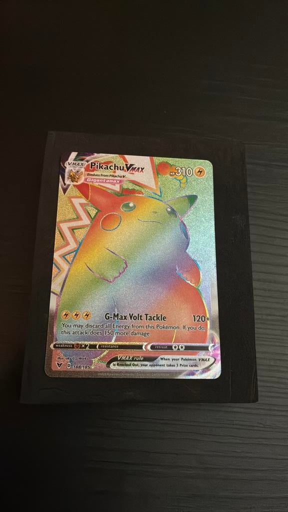 Pickachu Vmax rainbow 188/185, Hobby en Vrije tijd, Verzamelkaartspellen | Pokémon, Ophalen of Verzenden, Zo goed als nieuw