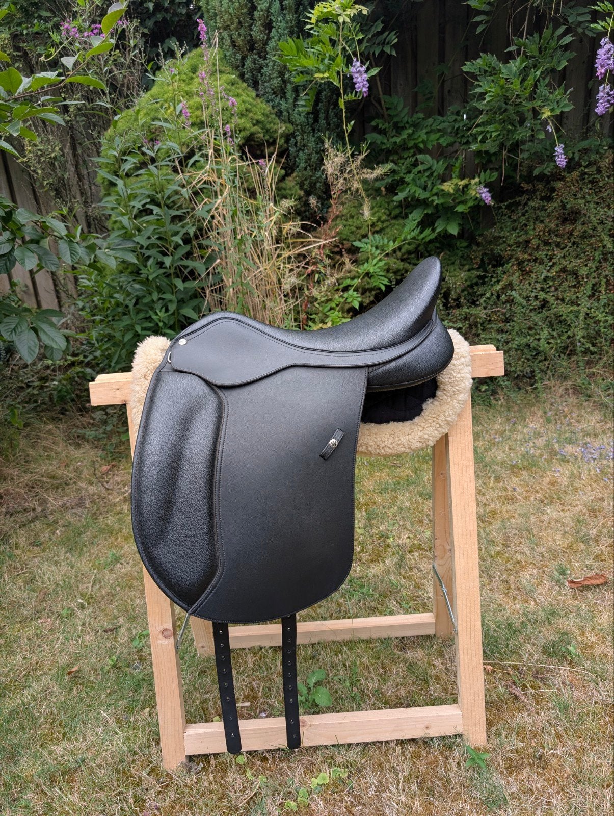 Wintec dressuurzadel wide hart 18 inch 2x wide, Ophalen, Zo goed als nieuw, Dressuur