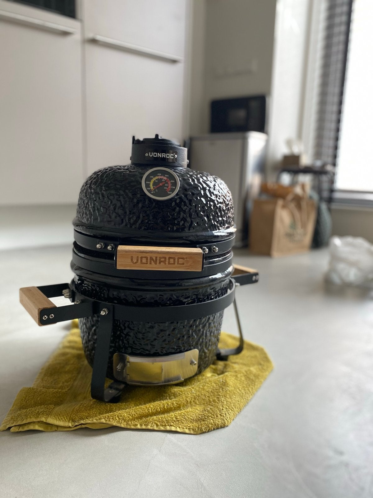 Vonroc Kamado BBQ - Slechts 3 keer gebruikt, Ophalen of Verzenden, Zo goed als nieuw
