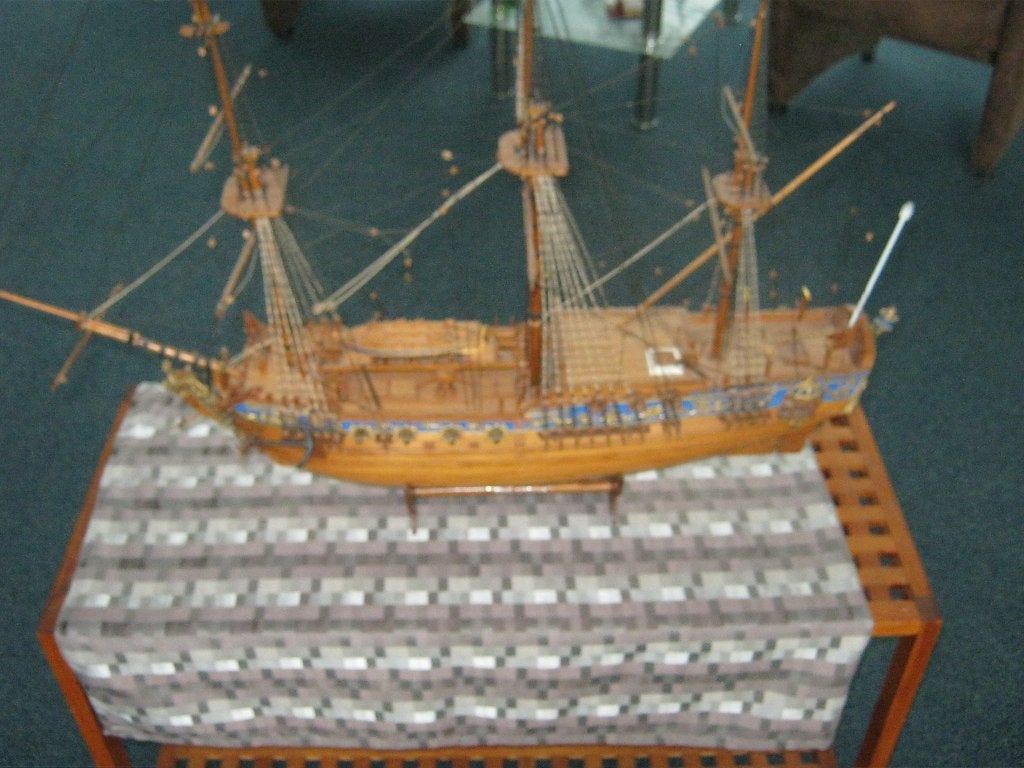 Scheepsmodel-Modelschip. ROYAL CAROLINE., Ophalen, Zo goed als nieuw