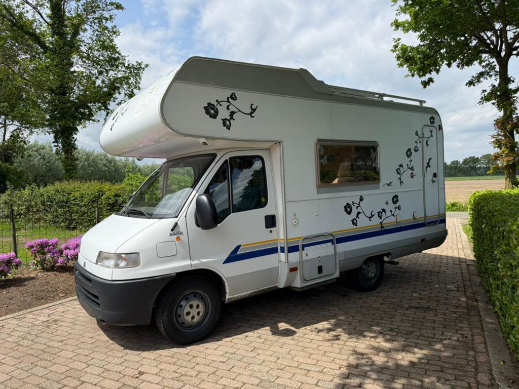 Burstner Alkoof 2.8 JTD - Compacte 4-persoons camper (2002), Caravans en Kamperen, Luifel, Alkoof, Ringverwarming, Fiat