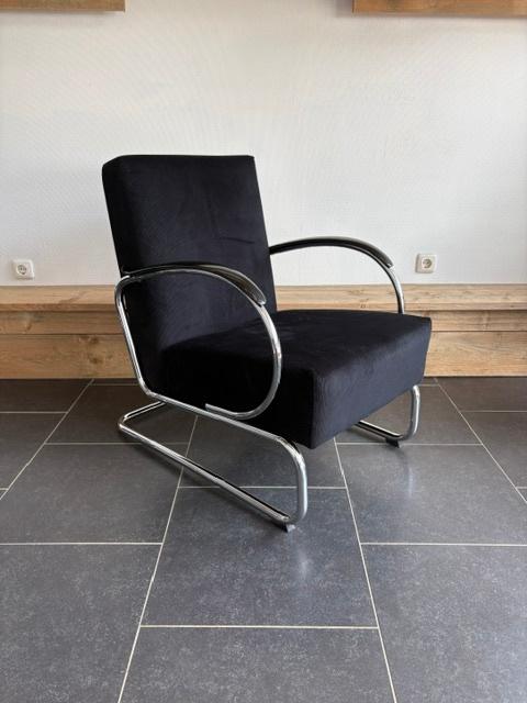 2 Gispen 407 fauteuils, chroom, nieuwe zwarte ribstof, Huis en Inrichting, Fauteuils, Design, 75 tot 100 cm, Zo goed als nieuw