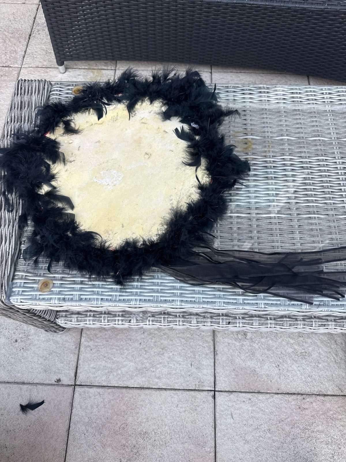 Zwarte Veren Tamboerijn voor Feestjes en Carnaval, Ophalen of Verzenden, Gebruikt, Feestartikel, Carnaval