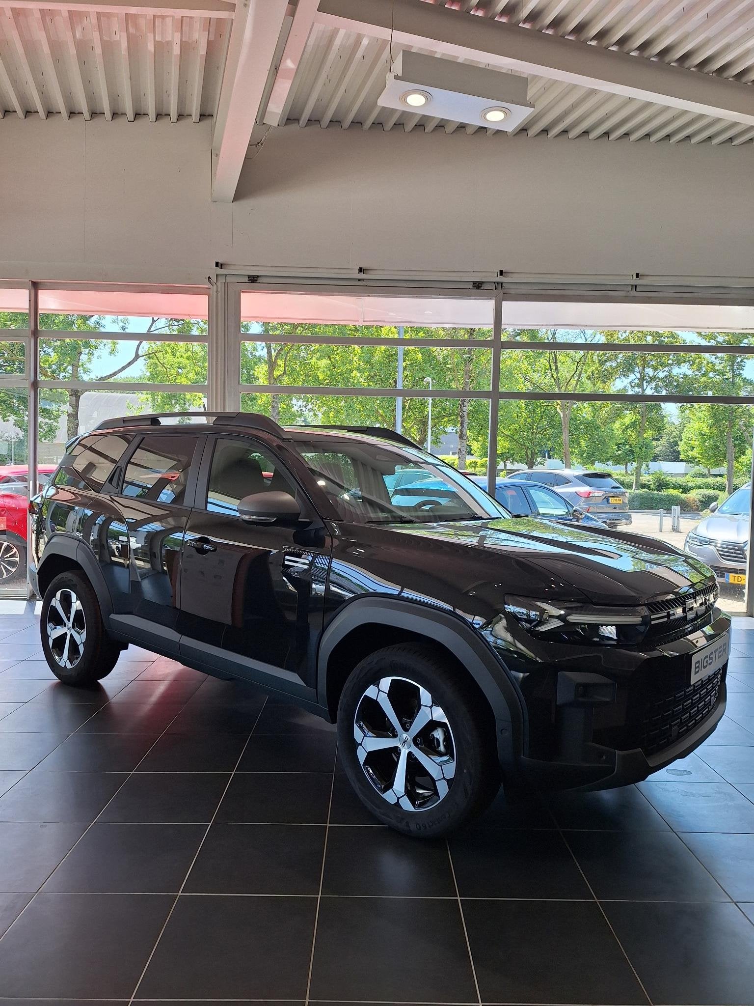 Dacia Bigster 1.8 Hybrid 155 Journey VOORRAADVOORDEEL | PACK, Auto's, Stof, Euro 6, Zwart, Origineel Nederlands