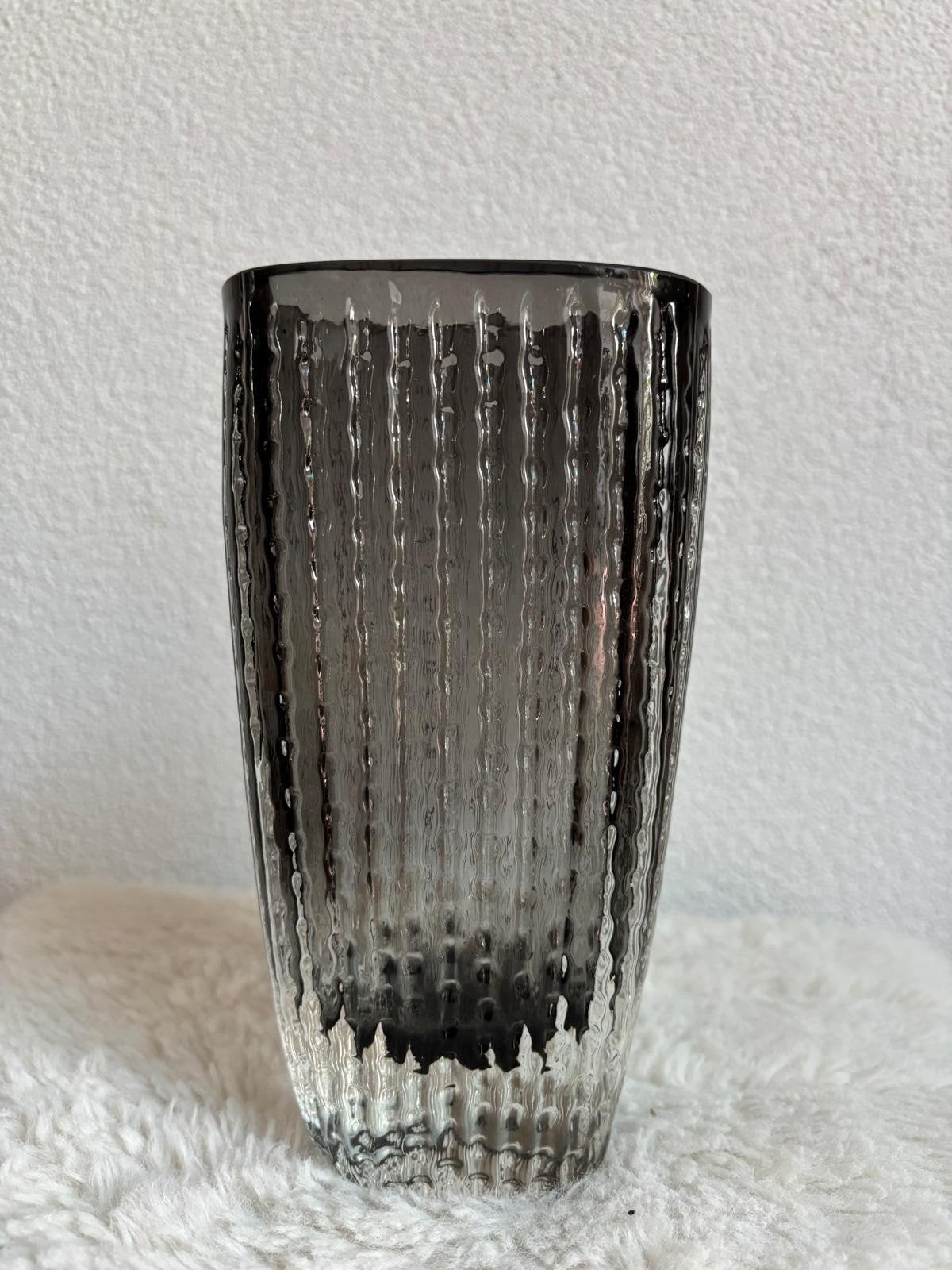 Ingrid glashütte, glazen vaas, grijs, gemerkt IG 3072, 19 cm, Ophalen of Verzenden
