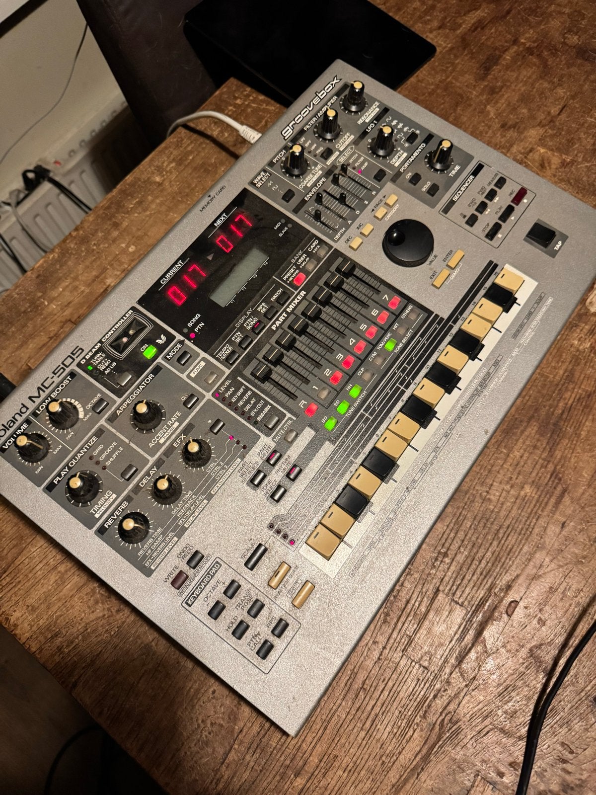 Roland MC-505 Groovebox - Perfect voor elektronische muziek, Ophalen, Zo goed als nieuw