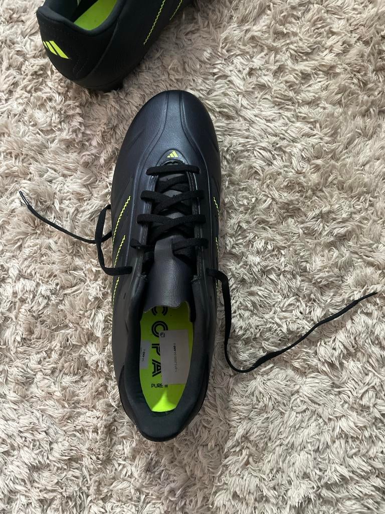 Gloednieuwe Voetbalschoenen - Verkeerde Maat Besteld, Maat XS of kleiner, Ophalen of Verzenden, Nieuw, Schoenen