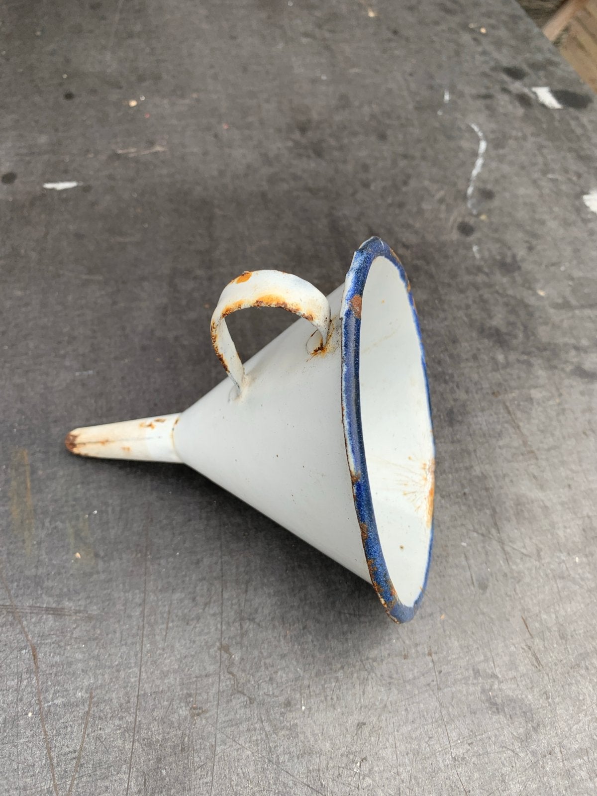 Vintage geëmailleerde trechter - wit met blauwe rand, Antiek en Kunst, Ophalen of Verzenden