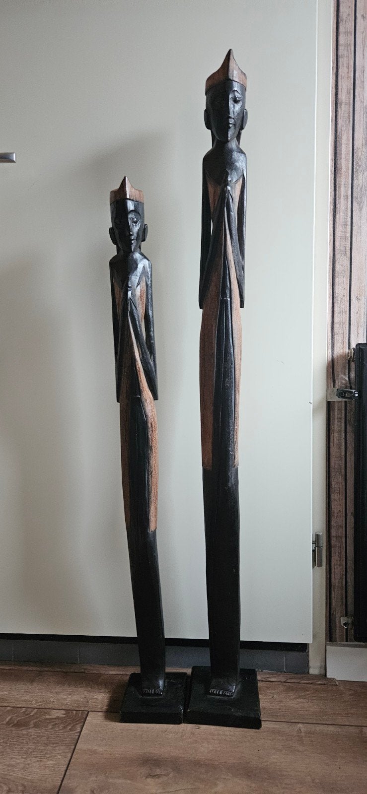 Set van 2 handgesneden houten beelden - Afrikaanse stijl, Antiek en Kunst, Ophalen, Groep mensen, 1 meter - 2 meter, Beeld