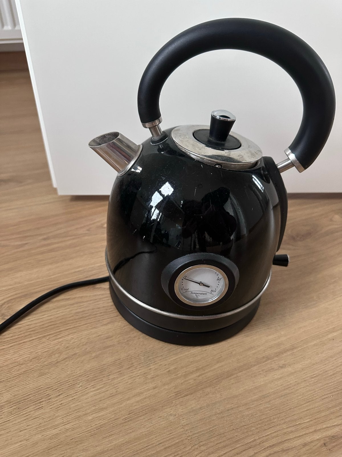Zwarte waterkoker met temperatuurmeter, Witgoed en Apparatuur, 1 tot 2 liter, Ophalen, Gebruikt, Draadloos
