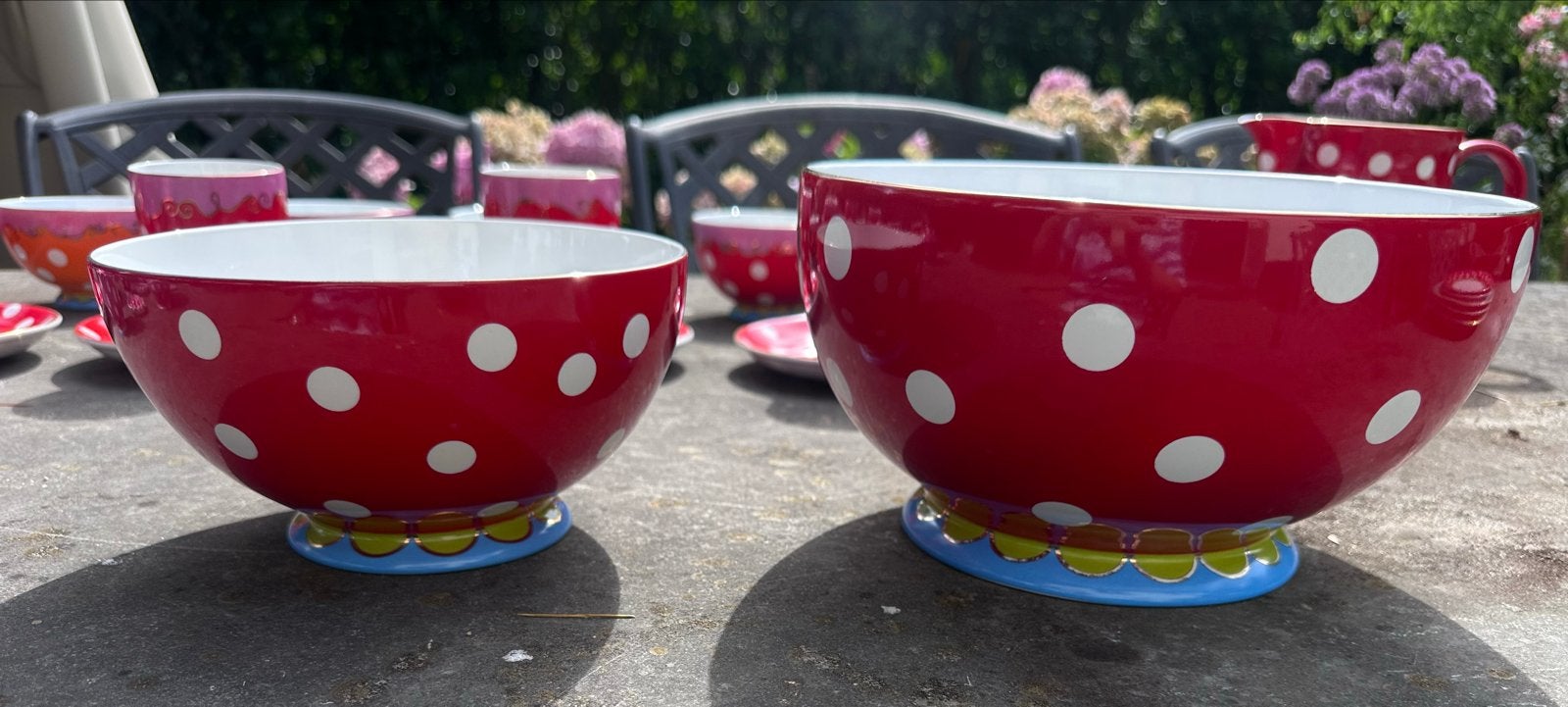 Groot servies met stippen en goudversiersel, zeer compleet, Keramiek, Vintage, Ophalen of Verzenden, Zo goed als nieuw
