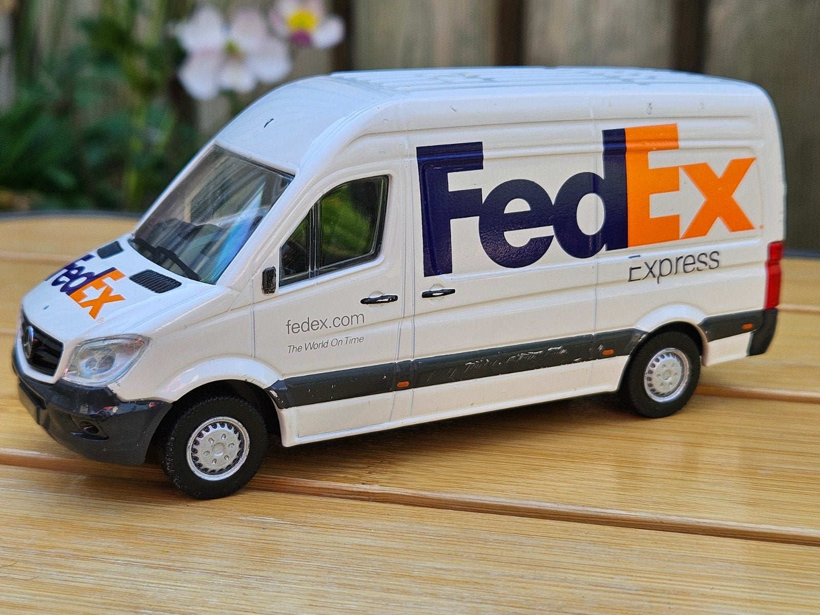 TemaToys WSI Mercedes bus FedEx Express 1:43, Ophalen of Verzenden, Gebruikt, Auto, Overige merken