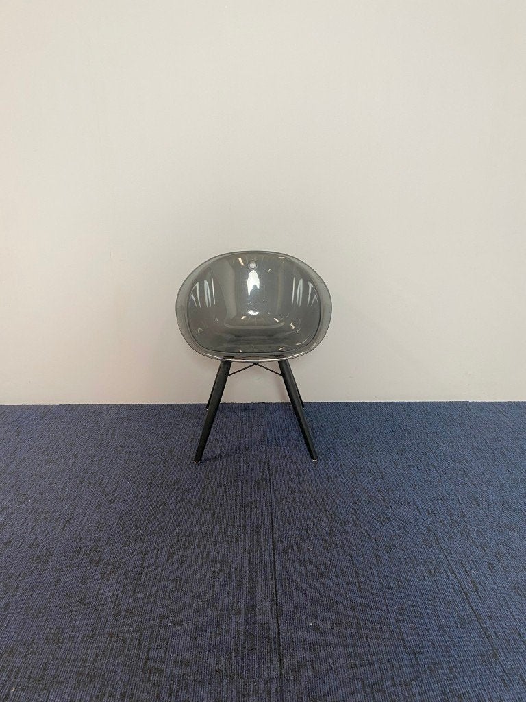 4 x Vergaderstoel Pedrali Gliss, zwart, zwart 4-poot frame, Ophalen, Gebruikt, Zwart, Vier