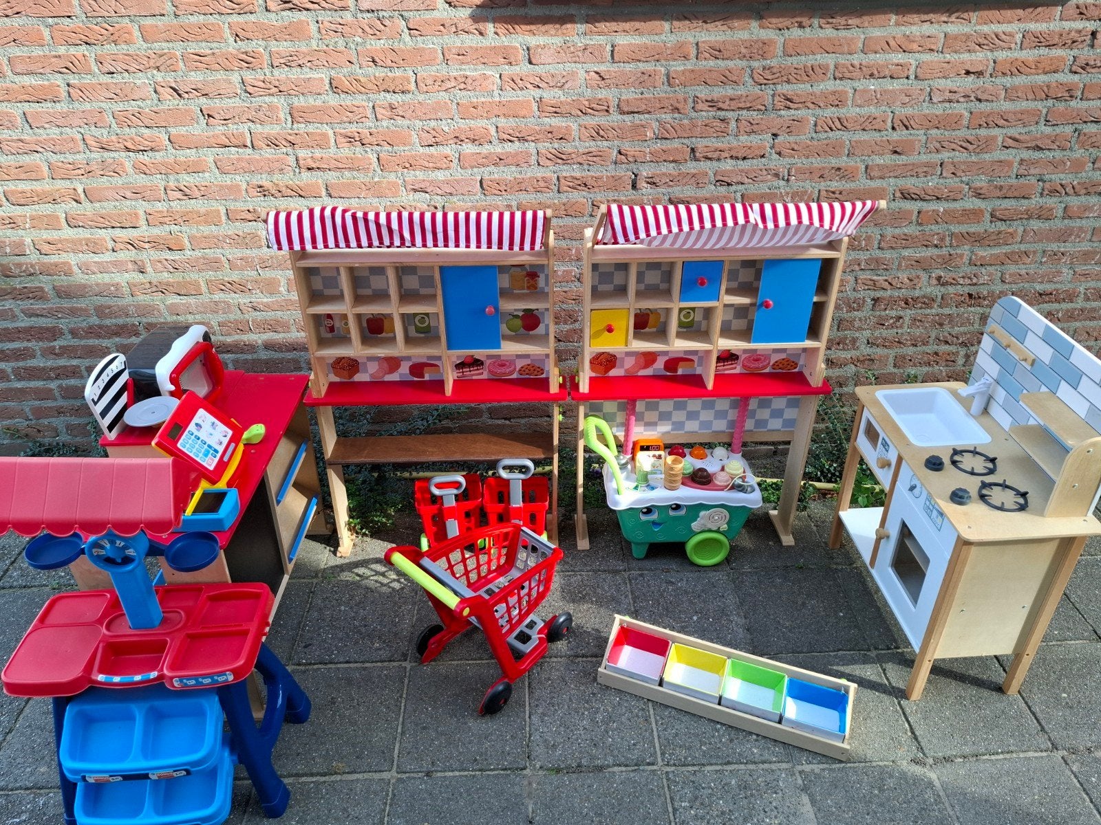 Een leuk en uitgebreid winkeltje met veel producten, Kinderen en Baby's, Speelgoed | Speelkeukens, Ophalen, Gebruikt, Overige materialen