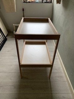 Commode IKEA, Kinderen en Baby's, Minder dan 75 cm, 50 tot 70 cm, Zo goed als nieuw, Opstaande rand