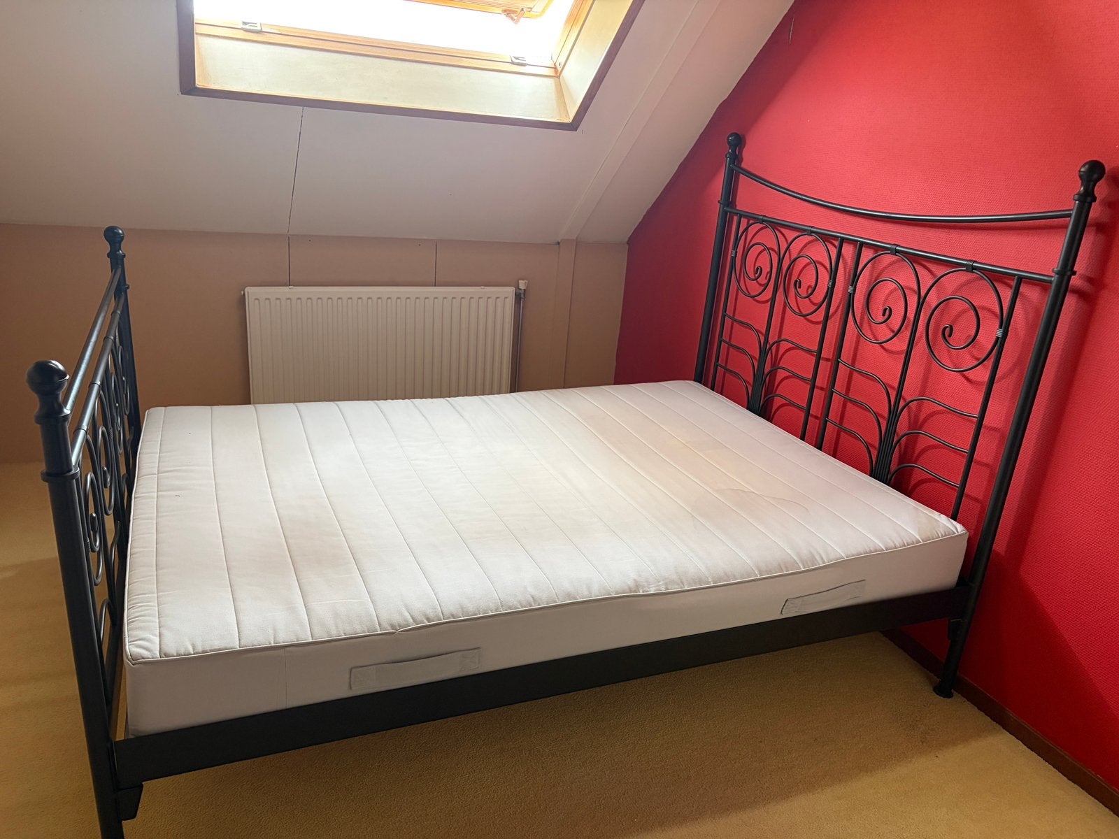 Ikea bedzwart metaal, Huis en Inrichting, Slaapkamer | Bedden, Ophalen, Zwart, Tweepersoons, 140 cm