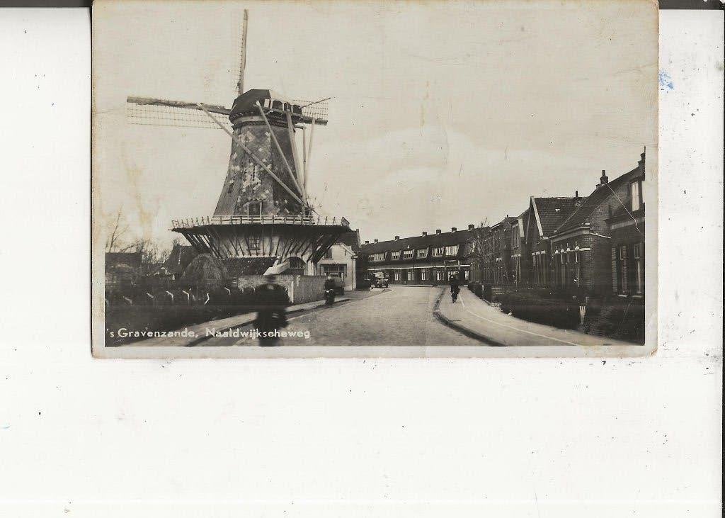 s Gravenzande Naaldwijkscheweg met Molen Batavia Veldpost, Ophalen of Verzenden, Gelopen, Zuid-Holland