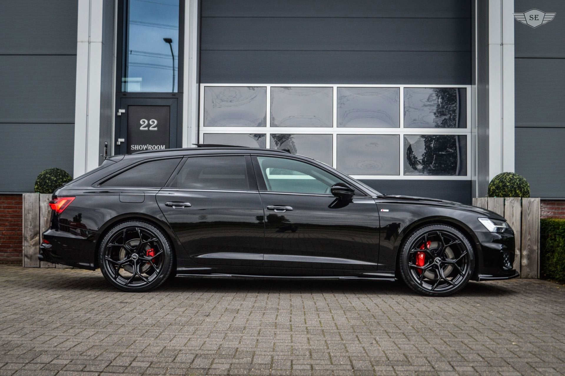 Audi A6 Avant 55 TFSIe|QUATTRO|PANO|B&O|360|MATRIX|TREKHAAK|, Automaat, Dealer onderhouden, Gebruikt, Zwart