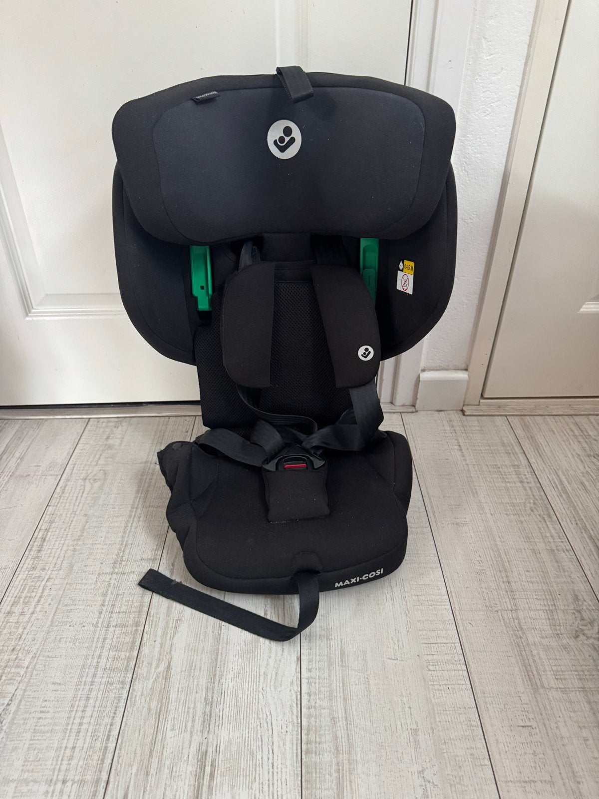 Maxi-Cosi Nomad Plus Autostoel - Zwart, 76-105 cm, Kinderen en Baby's, Autostoeltjes, Ophalen, Autogordel, 0 t/m 18 kg, Zo goed als nieuw