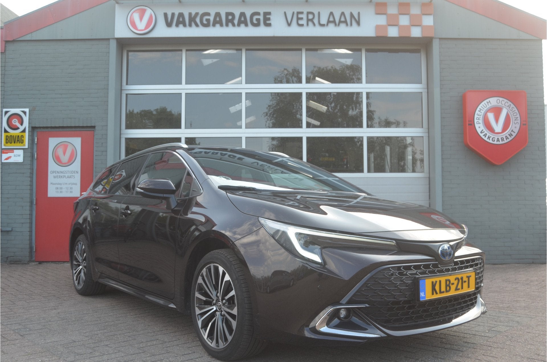 Toyota Corolla Touring Sports Hybrid 140 Business Plus, 12 maanden, 450 kg, Gebruikt, 4 cilinders