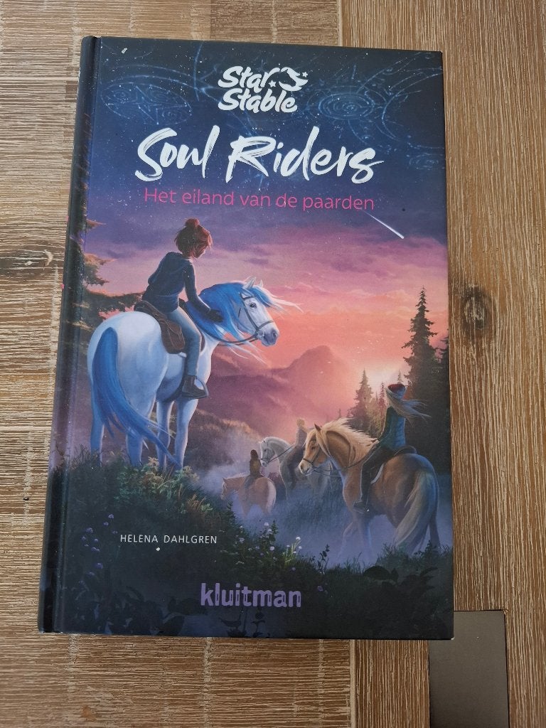 Stars Stable Soul Riders boek Eiland van de paarden, Ophalen of Verzenden, Zo goed als nieuw