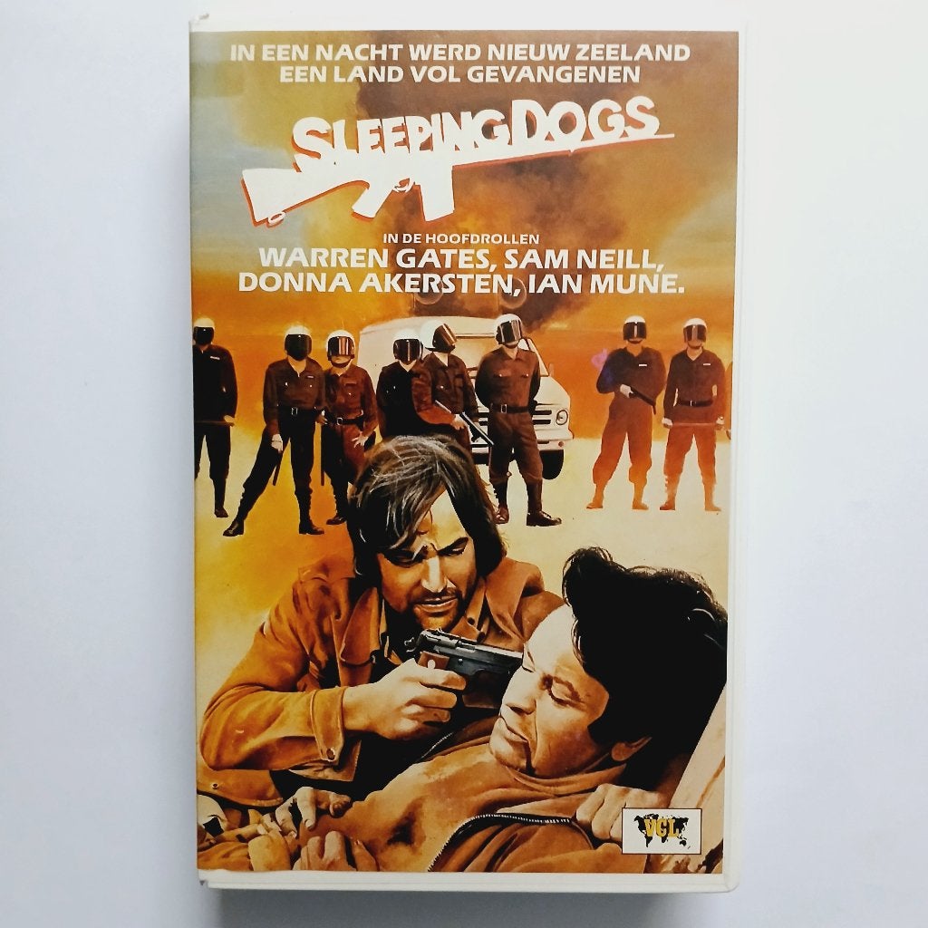 Sleeping Dogs - NL ex rental VCC - VCL, Cd's en Dvd's, Alle leeftijden, VCC, Ophalen of Verzenden, Gebruikt