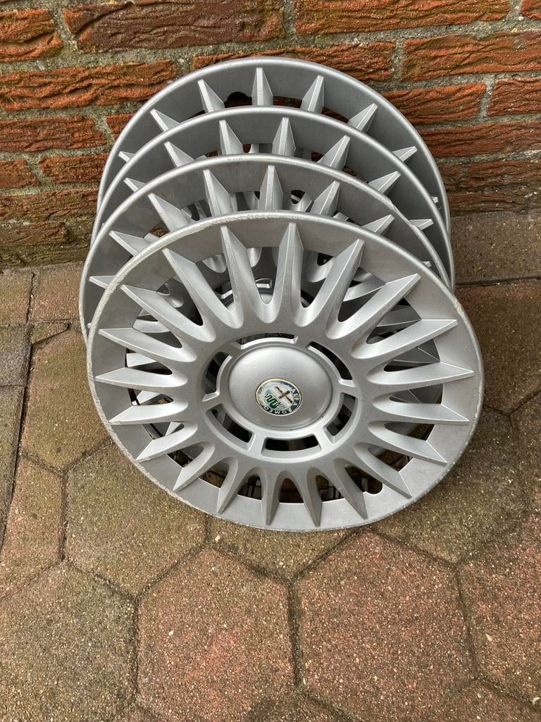 Alfa Romeo 15” wieldoppen, Auto diversen, Wieldoppen, Ophalen of Verzenden, Gebruikt