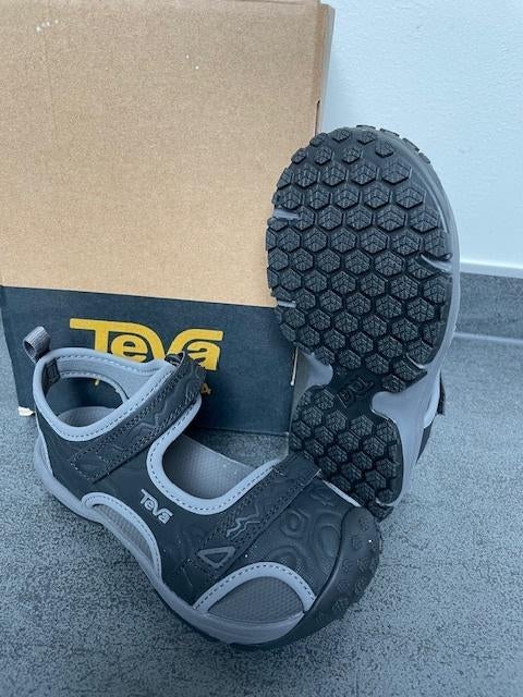 20% op Teva Kinder Toachi Hydratrek BLACK maat 29 t/m 37, Teva, Customerservicesnl@teva-eu.com, Kloosterstraat 29 Simpelveld, Jongen of Meisje