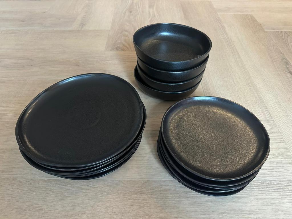 Borden set van Casa, Ophalen, Zo goed als nieuw, Overige stijlen, Bord(en)