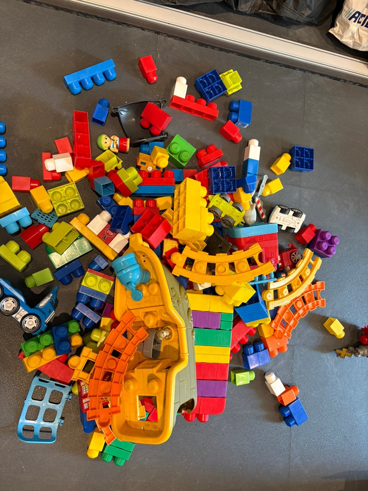 Plastic speelgoed, Kinderen en Baby's, Speelgoed | Bouwstenen, Ophalen, Gebruikt
