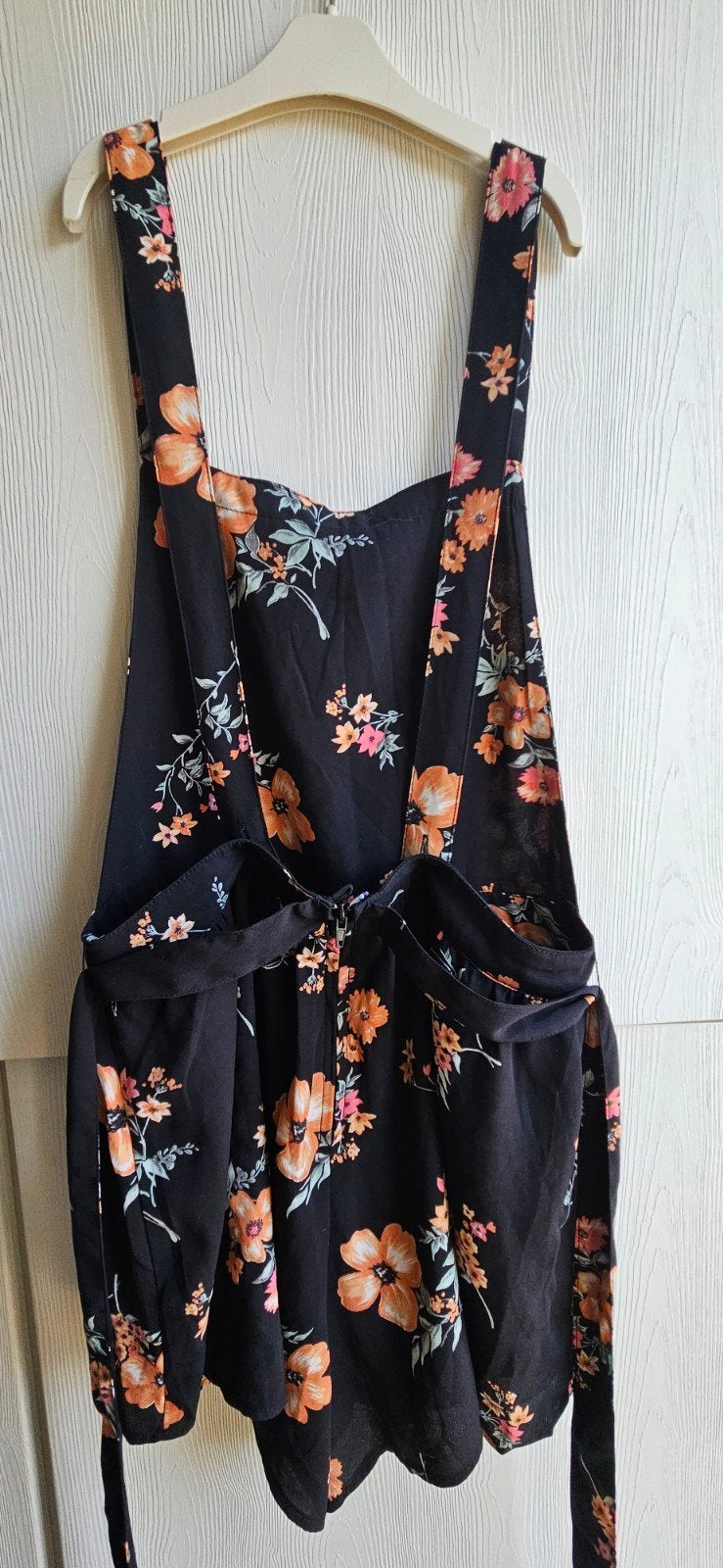 Zwarte bloemen salopette van H&M,maat 36, Divided by H&M, Kort, Zwart, Ophalen of Verzenden