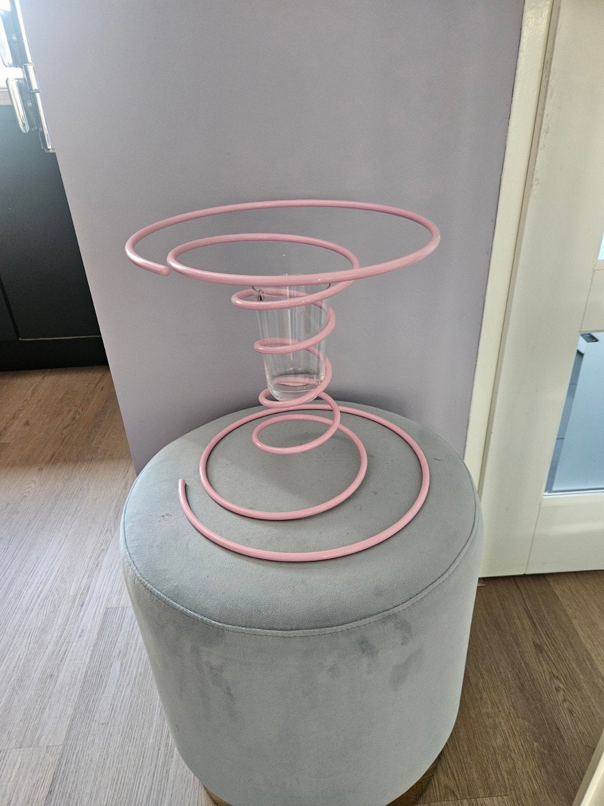 te koop roze spiraalvorm roze IKEA VINTERFINT vaas, Ophalen, Zo goed als nieuw