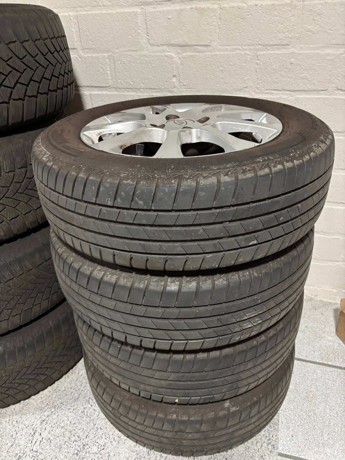 Kia 15 inch velgen met Bridgestone 185/65R15 88T banden, Ophalen, Gebruikt