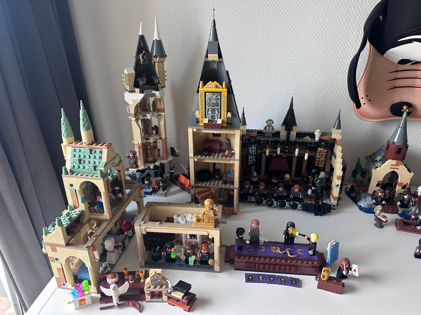 Harry potter lego sets + 1 wednesday legoset, Verzamelen, Harry Potter, Ophalen, Zo goed als nieuw, Actiefiguurtje