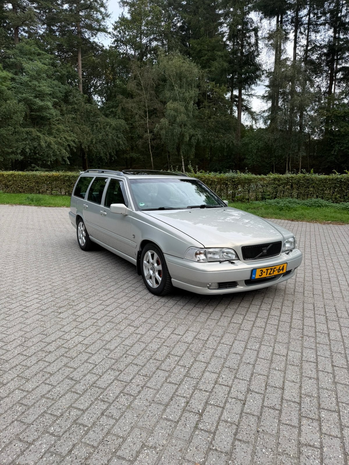 Volvo V70 2.3 T-5 AUT 1999 classic, Zwart, 1481 kg, Stationwagon, Particulier