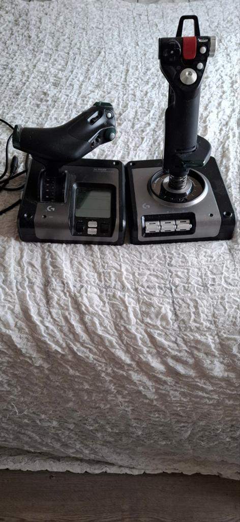 Logitech G Saitek X52 Pro Flight Control System, Computers en Software, Joysticks, Gebruikt, Ophalen of Verzenden