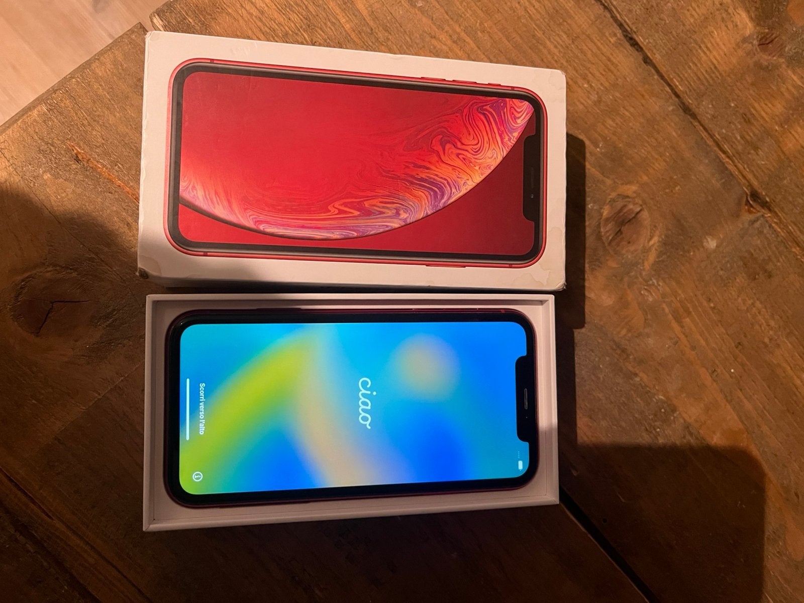IPHONE XR met zwarte achterkant bescherming, Telecommunicatie, Mobiele telefoons | Apple iPhone, Gebruikt, IPhone XR, Ophalen of Verzenden