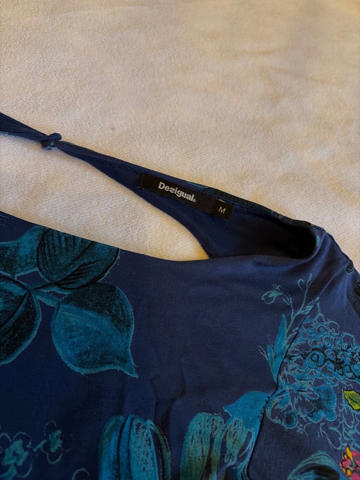 Desigual jurk met open rug en bloemenprint, Ophalen of Verzenden, Zo goed als nieuw, Maat 38/40 (M), Blauw