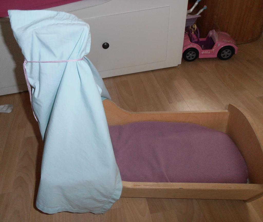 poppenschommelwieg, Kinderen en Baby's, Speelgoed | Poppen, Ophalen of Verzenden, Zo goed als nieuw, Babypop