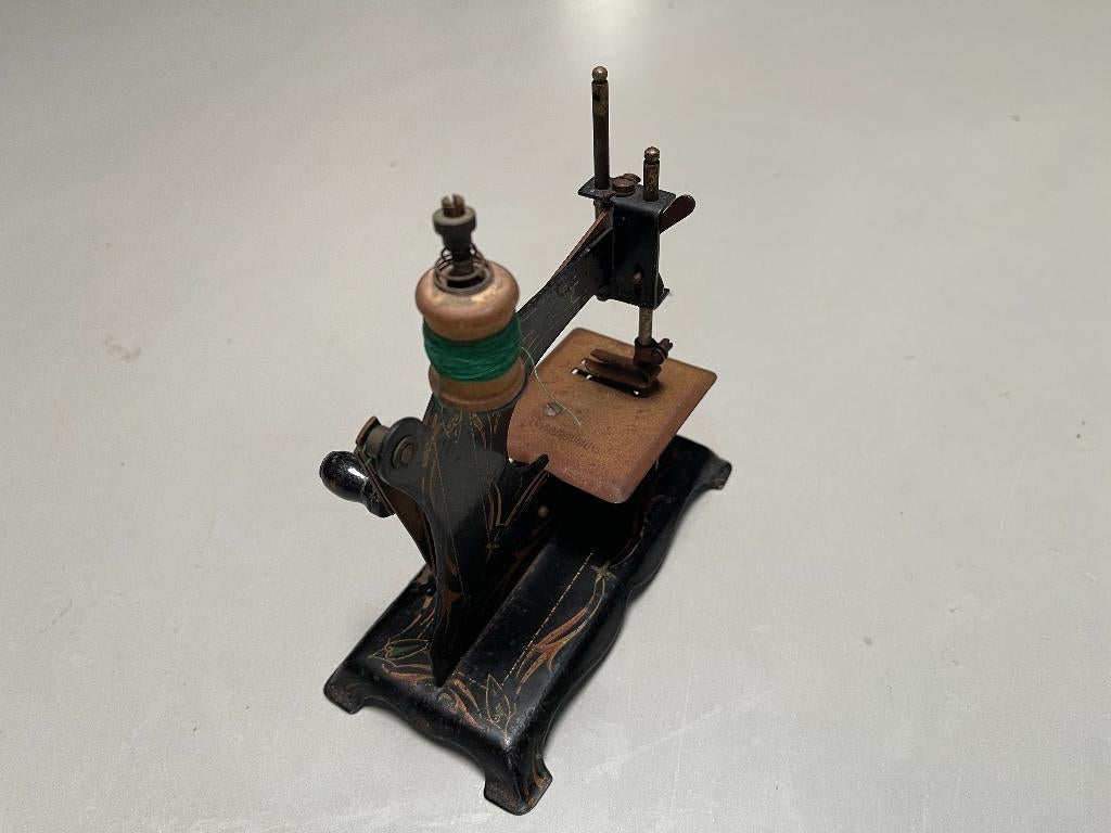 Antieke kindernaaimachine (made in Germany), Antiek en Kunst, Ophalen of Verzenden