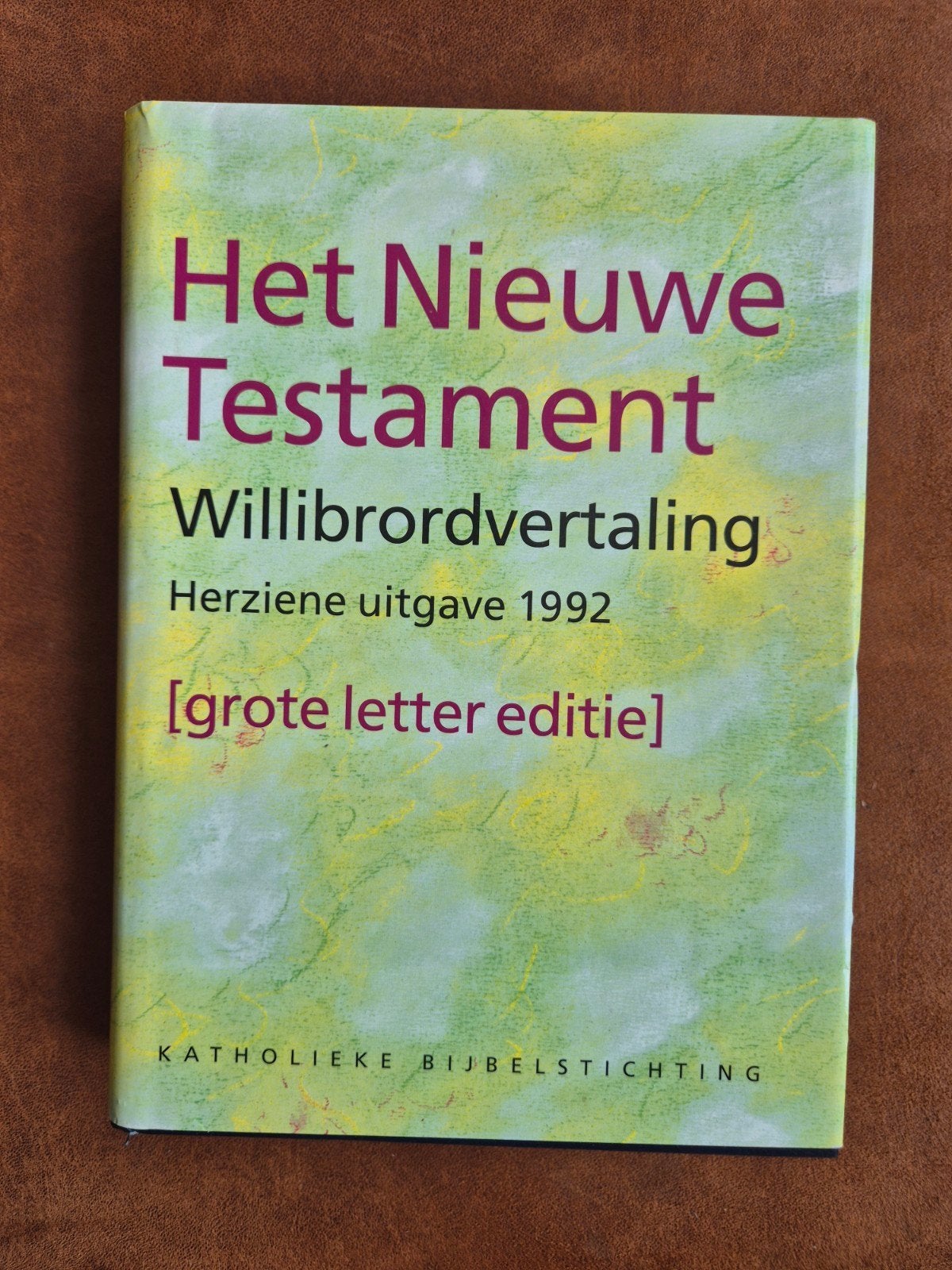 Het Nieuwe Testament Willibrordvertaling (Grote Letter), Boeken, Gelezen, Ophalen of Verzenden, Christendom | Katholiek, Katholieke Bijbelstichting