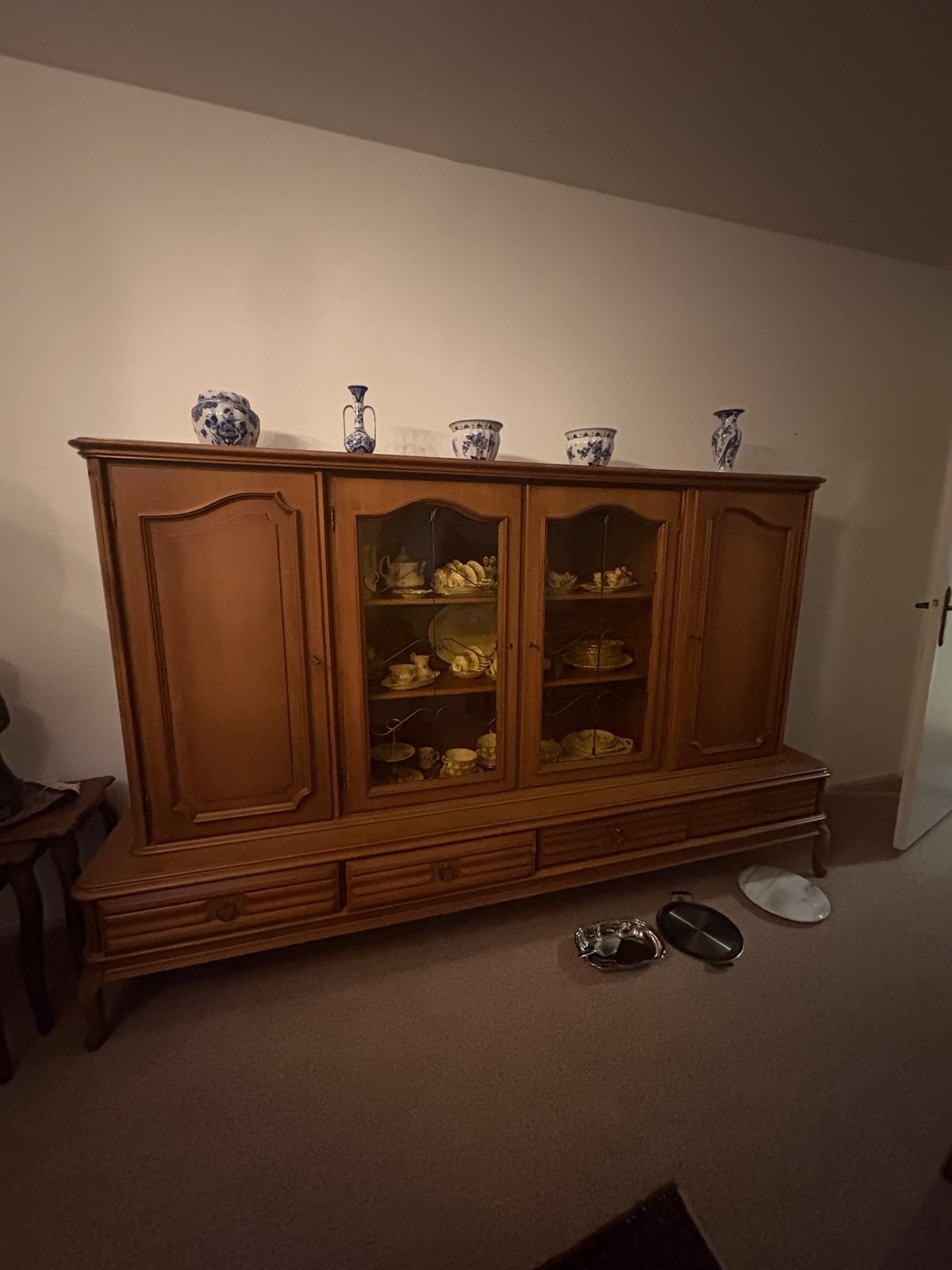 Vintage houten dressoir met vitrinekasten, Ophalen