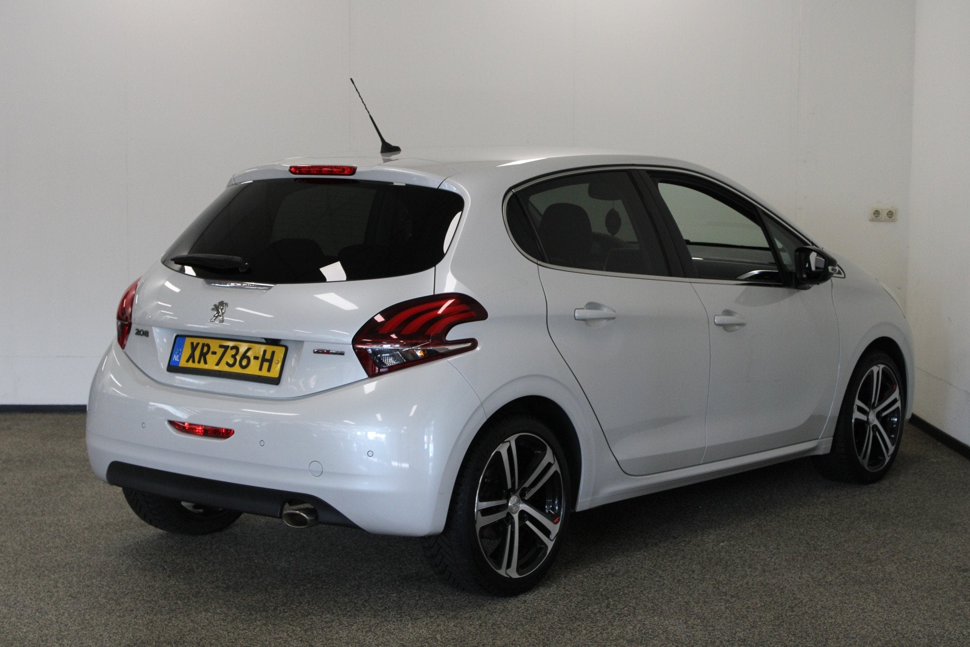 Peugeot 208 1.2 PureTech GT-Line (bj 2019), Auto's, Voorwielaandrijving, Gebruikt, Euro 6, 1199 cc