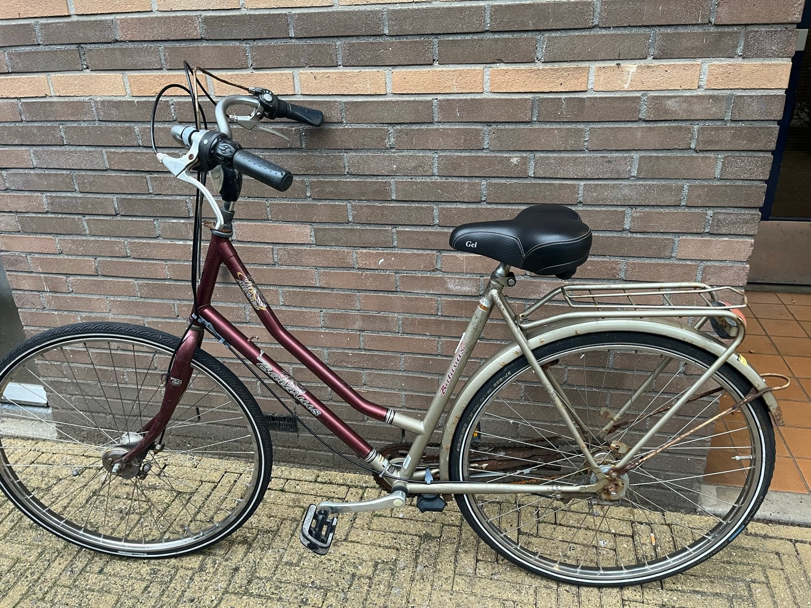 Damesfiets - Gebruikt, maar functioneel 60.00, Fietsen en Brommers, Overige merken, Velgrem, Versnellingen, Ophalen of Verzenden