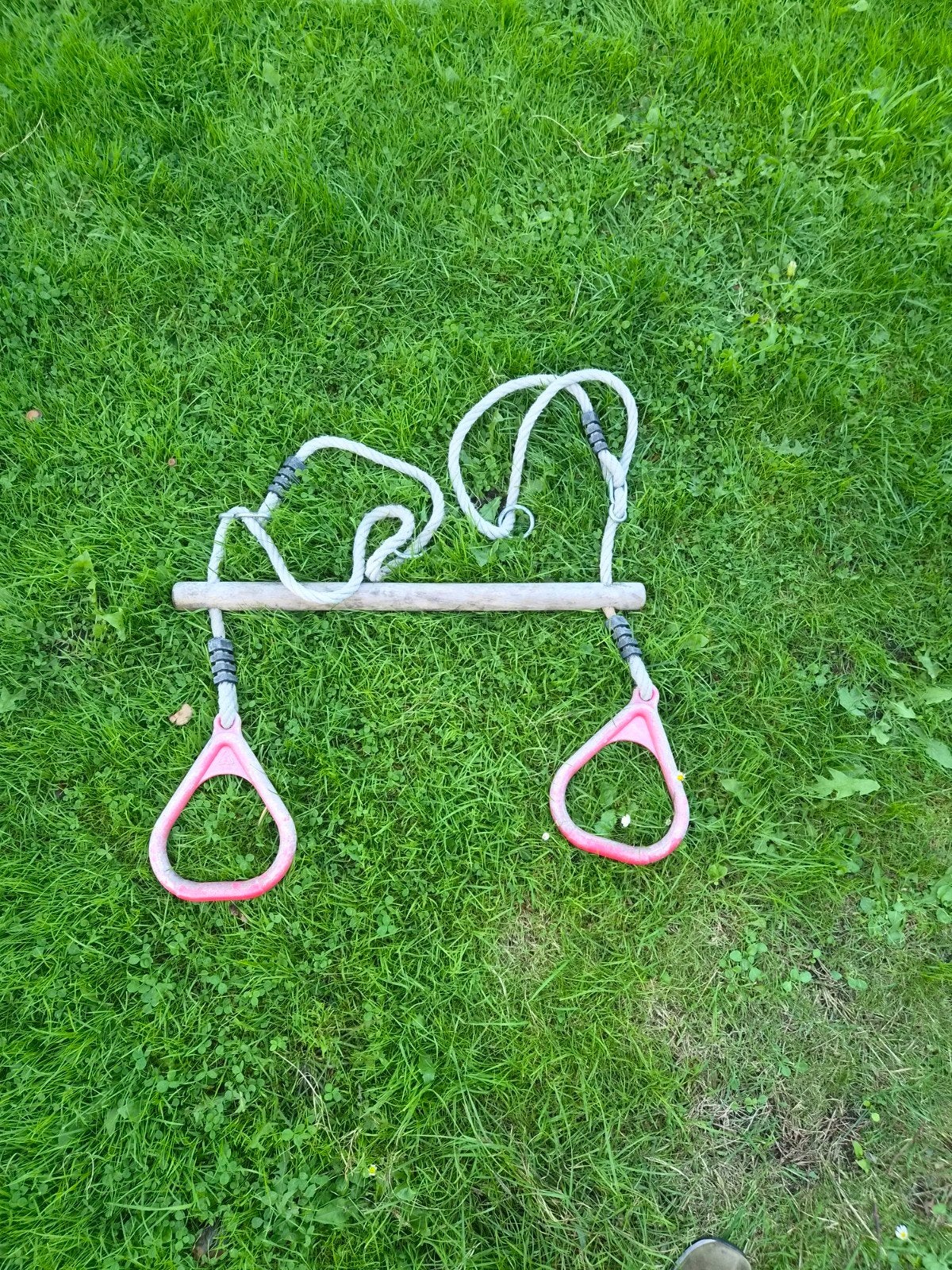 Klimtouw met houten stok en ringen voor schommel, Ophalen, Gebruikt, Klimtouw