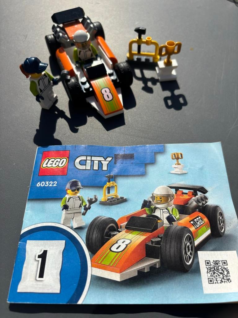 Lego City 60322 Raceauto met coureur en monteur, City, Lego, Ophalen of Verzenden, Zo goed als nieuw