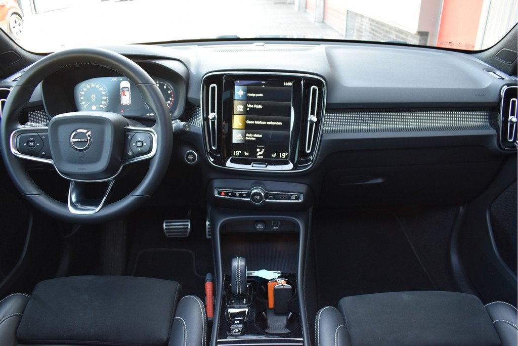 Volvo XC40 1.5 T2 R-Design Panorama, Wegkl. trekhaak, Adapti, Gebruikt, Euro 6, Origineel Nederlands, Bedrijf